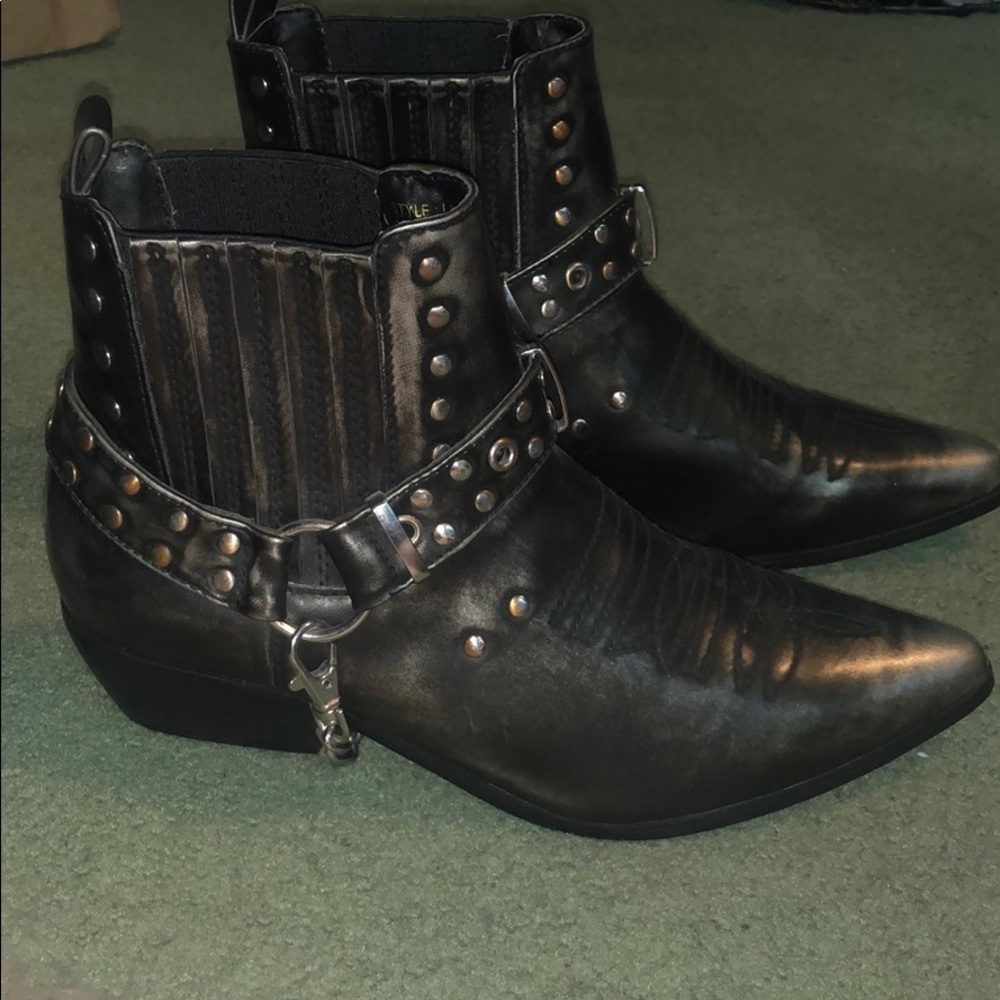 YRU western booties